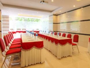 Hotel Sanman Gardenia Бангалор Экстерьер фото